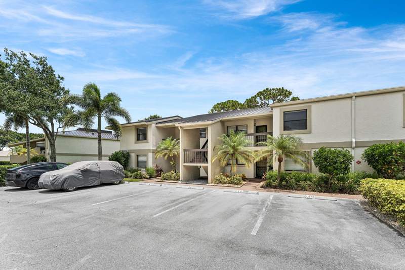 2 bedroom Condominium at 12926 Briarlake Drive #201, Eastpointe, Palm Beach Gardens — photo 3