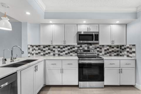 12926 Briarlake Drive #201, Palm Beach Gardens FL - photo 7 of 36