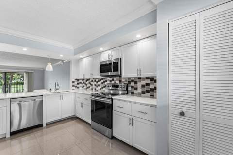 12926 Briarlake Drive #201, Palm Beach Gardens FL - photo 9 of 36