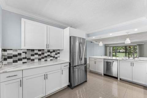 12926 Briarlake Drive #201, Palm Beach Gardens FL - photo 10 of 36