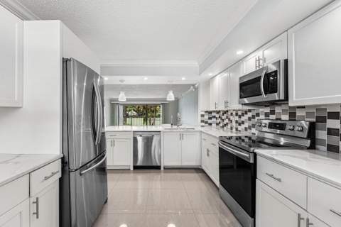 12926 Briarlake Drive #201, Palm Beach Gardens FL - photo 11 of 36