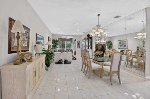 10632 Royal Caribbean Circle, Boynton Beach FL - photo 10 of 58