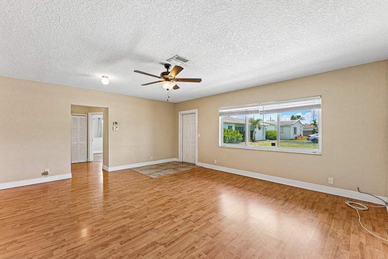 2 bedroom Single Family Residence at 301 SE 3rd Street, Bonita Park, Deerfield Beach — photo 5