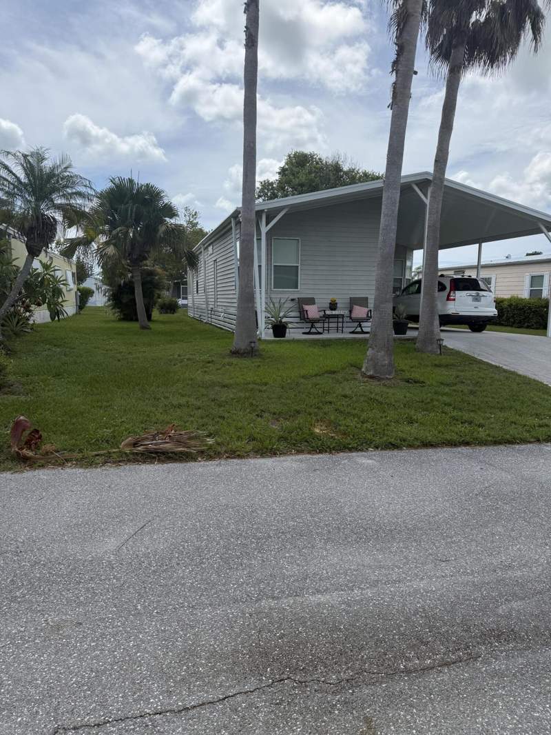 2 bedroom Manufactured Home at 11 Nuevo Leon Road, Spanish Lakes Golf Village, Port St. Lucie — photo 2