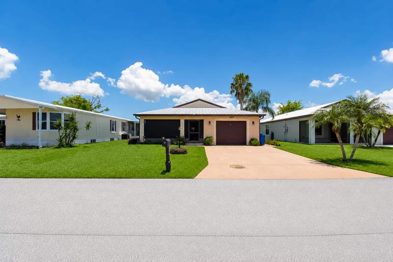 2 bedroom Single Family Residence at 14845 Tucan Street, Spanish Lakes Fairways Leasehold Estates, Fort Pierce — photo 5