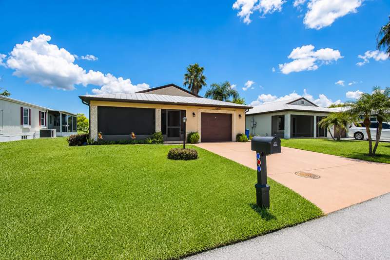 2 bedroom Single Family Residence at 14845 Tucan Street, Spanish Lakes Fairways Leasehold Estates, Fort Pierce — photo 4