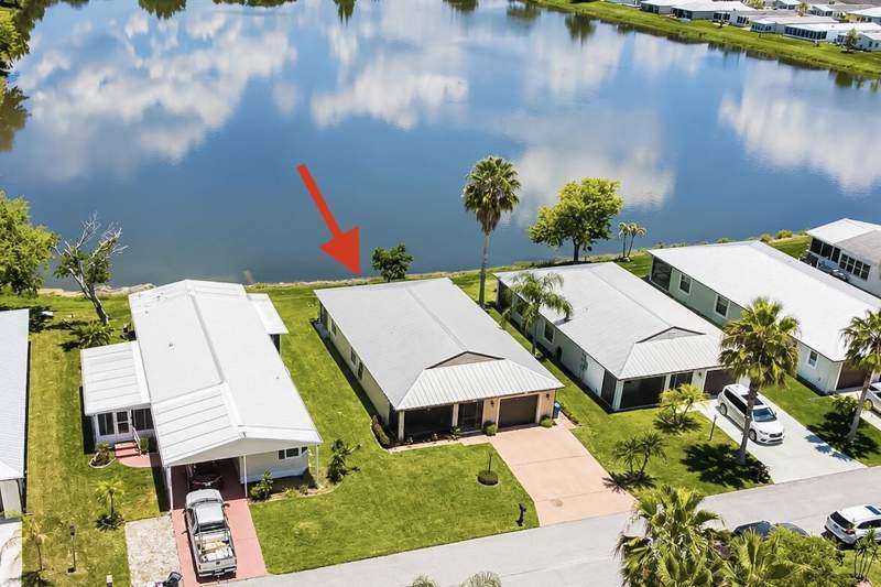 2 bedroom Single Family Residence at 14845 Tucan Street, Spanish Lakes Fairways Leasehold Estates, Fort Pierce — photo 3