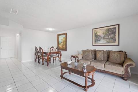2606 Garden Drive #305, Lake Worth FL - photo 7 of 24