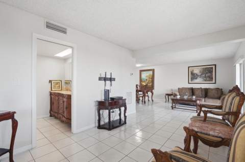 2606 Garden Drive #305, Lake Worth FL - photo 11 of 24