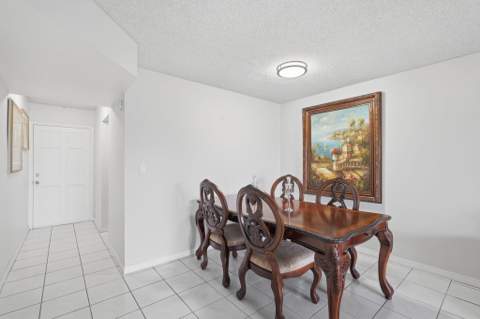2606 Garden Drive #305, Lake Worth FL - photo 13 of 24