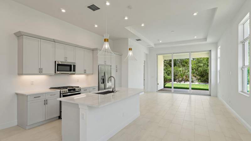 2 bedroom Single Family Residence at 204 SE Via Sangro, Tesoro Preserve Plat No 2, Port St. Lucie — photo 4