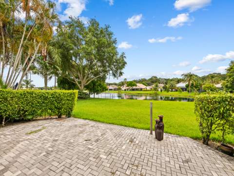 1750 W Oak Knoll Circle, Davie FL - photo 8 of 26