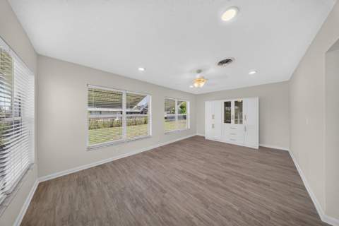 216 W Arbor Avenue, Port St. Lucie FL - photo 14 of 33