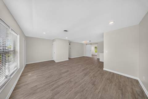 216 W Arbor Avenue, Port St. Lucie FL - photo 7 of 33