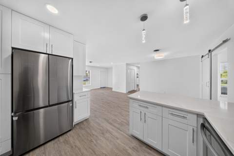 216 W Arbor Avenue, Port St. Lucie FL - photo 10 of 33