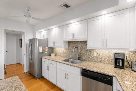 625 Oaks Drive #405, Pompano Beach FL - photo 7 of 61