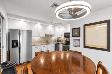 625 Oaks Drive #405, Pompano Beach FL - photo 8 of 61