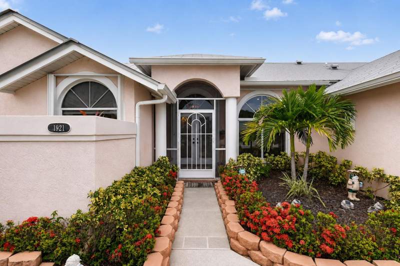 3 bedroom Single Family Residence at 1921 NE Acapulco Drive, Jensen Park Estates, Jensen Beach — photo 4