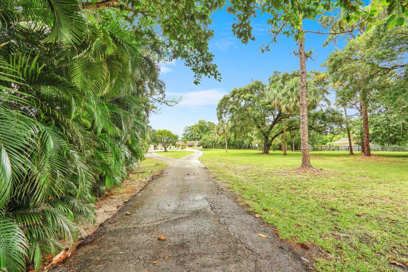 4 bedroom Single Family Residence at 4529 Square Lake Drive, Square Lake, Palm Beach Gardens — photo 5