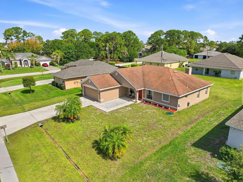 3 bedroom Single Family Residence at 1781 SW Starman Avenue, Port St Lucie Section 19, Port St. Lucie — photo 2