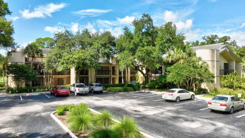 2 bedroom Condominium at 9460 Meadowood Drive #104, Quail Run Village (Pattio Rizzo Plaza), Fort Pierce — photo 3