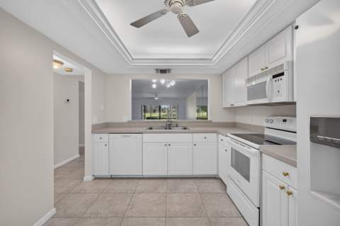 9460 Meadowood Drive #104, Fort Pierce FL - photo 11 of 57