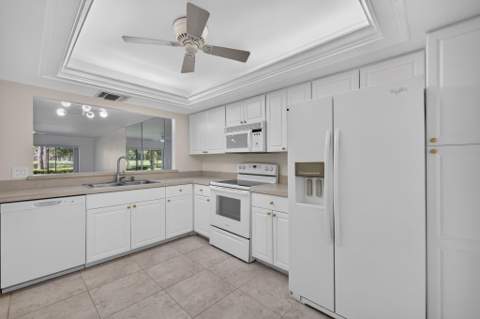 9460 Meadowood Drive #104, Fort Pierce FL - photo 9 of 57