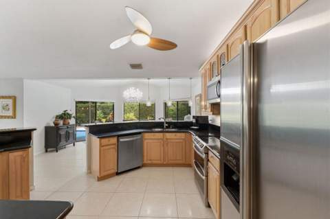 2719 Oak Tree Lane, Oakland Park FL - photo 9 of 57