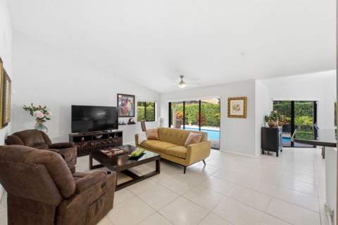 2719 Oak Tree Lane, Oakland Park FL - photo 13 of 57