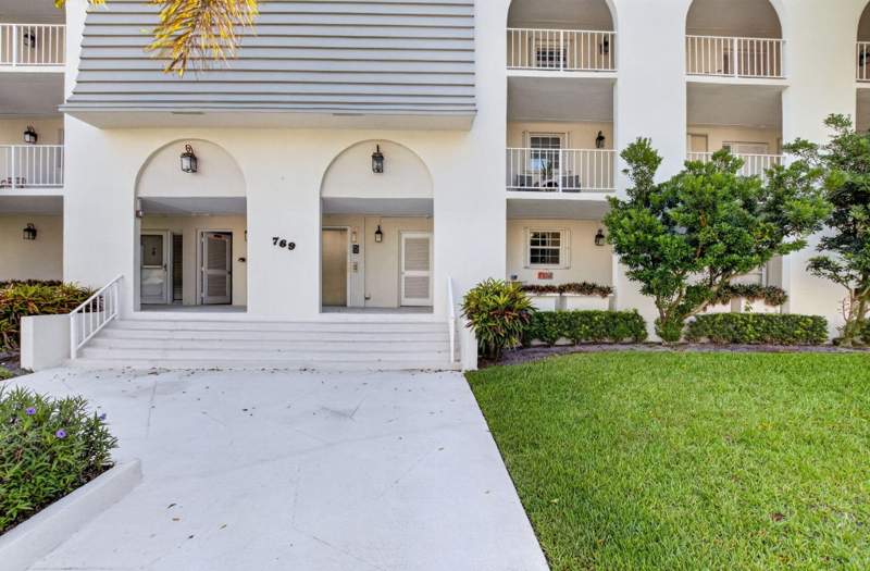 1 bedroom Condominium at 769 Jeffery Street #2-104, French Village Condo, Boca Raton — photo 3