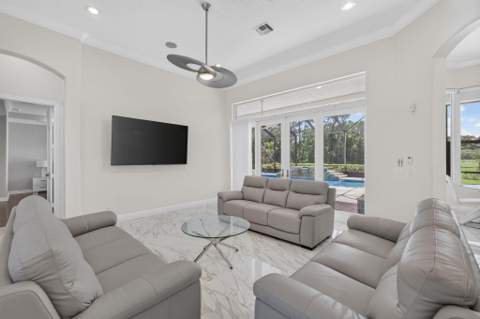 8055 Woodsmuir Drive, West Palm Beach FL - photo 18 of 99