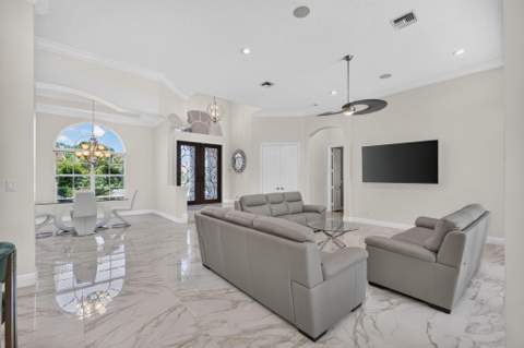 8055 Woodsmuir Drive, West Palm Beach FL - photo 21 of 99