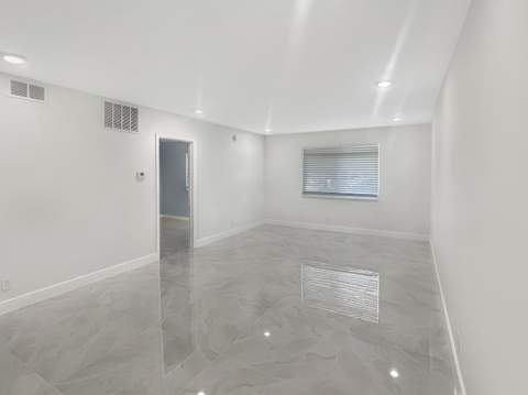 136 NE 19th Court #112f, Wilton Manors FL - photo 7 of 18