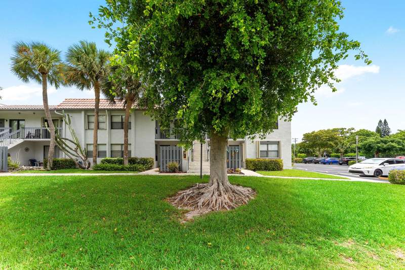 2 bedroom Condominium at 105 Tropic Isle Drive #22d, BOCA ISLE CONDO, Delray Beach — photo 2