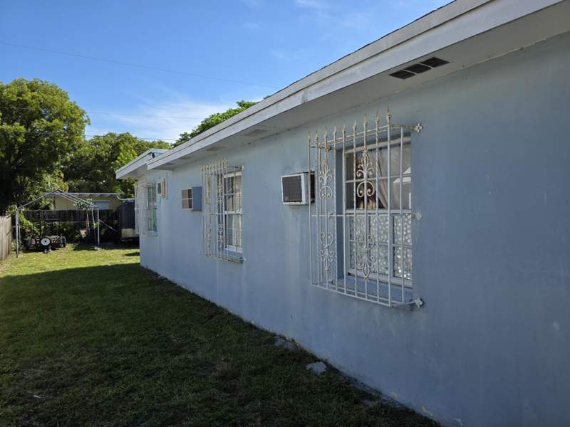 4 bedroom Single Family Residence at 528 49th Street, North Palm Bch 1, West Palm Beach — photo 4