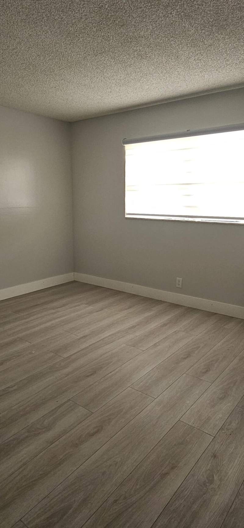 2 bedroom Condominium at 421 NE 14th Avenue #302, Meadowbrook Condo Apts Bldg 2, Hallandale Beach — photo 4