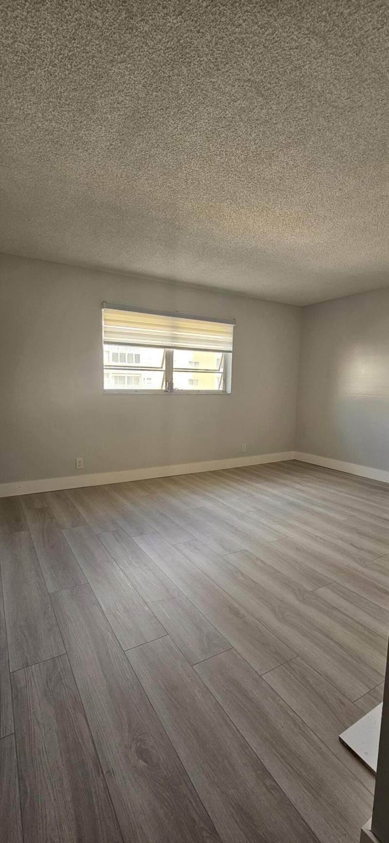 2 bedroom Condominium at 421 NE 14th Avenue #302, Meadowbrook Condo Apts Bldg 2, Hallandale Beach — photo 5