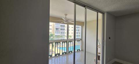 421 NE 14th Avenue #302, Hallandale Beach FL - photo 10 of 26