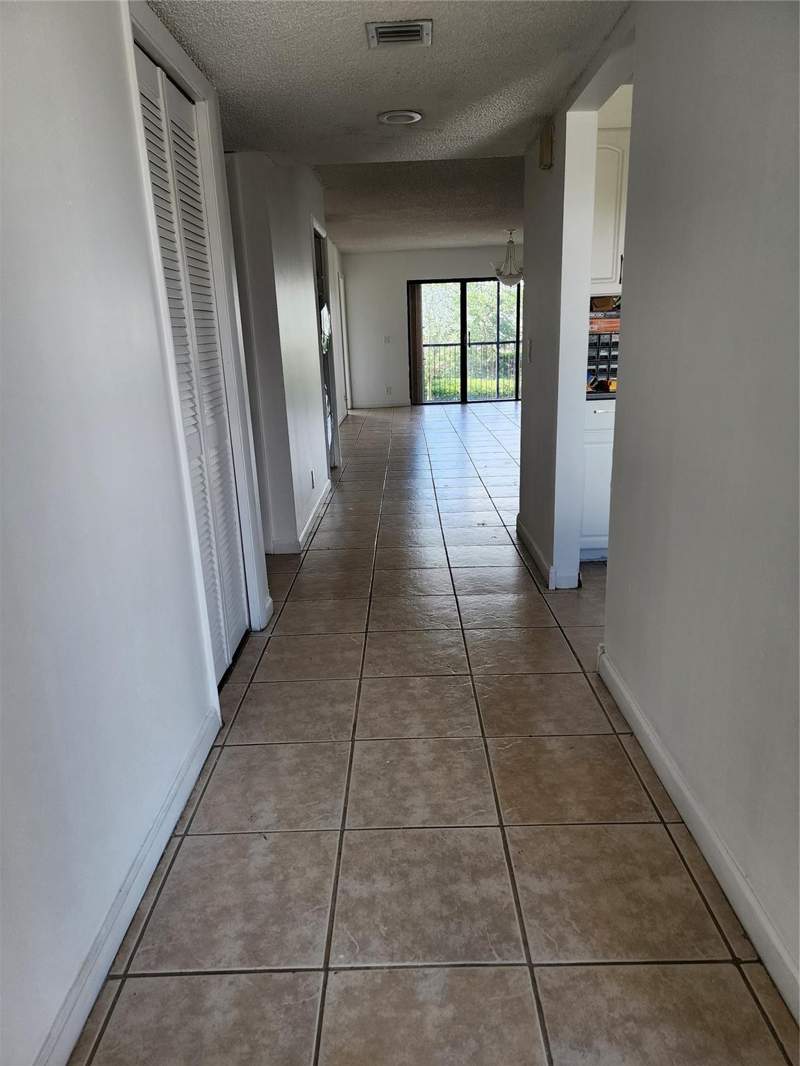 2 bedroom Condominium at 390 Racquet Club Road #204, Gardens At Bonaventure 11 West, Weston — photo 4