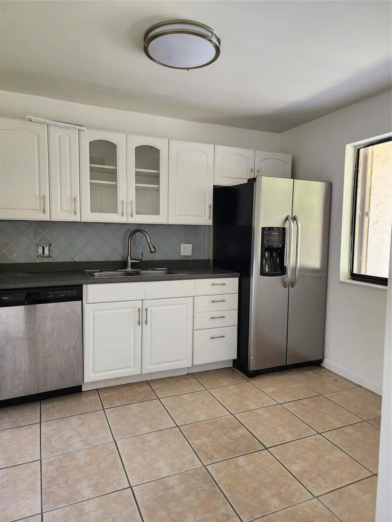 2 bedroom Condominium at 390 Racquet Club Road #204, Gardens At Bonaventure 11 West, Weston — photo 5