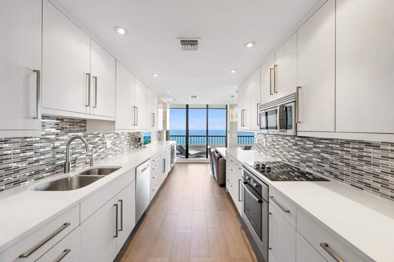 2 bedroom Condominium at 5250 N Ocean Drive #10s, Capri Of Singer Island Condo, Singer Island — photo 4