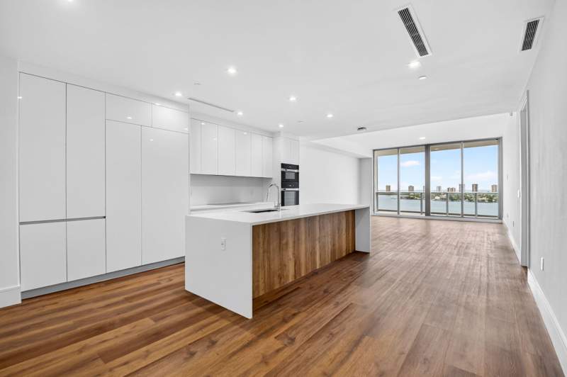 3 bedroom Condominium at 220 Lake Shore Drive #1506, Nautilus 220 Condo, Lake Park — photo 4