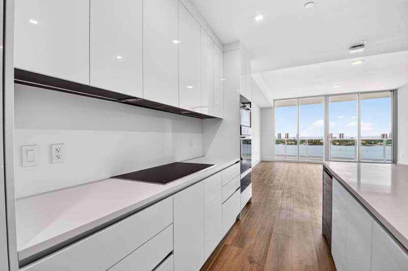 3 bedroom Condominium at 220 Lake Shore Drive #1506, Nautilus 220 Condo, Lake Park — photo 5