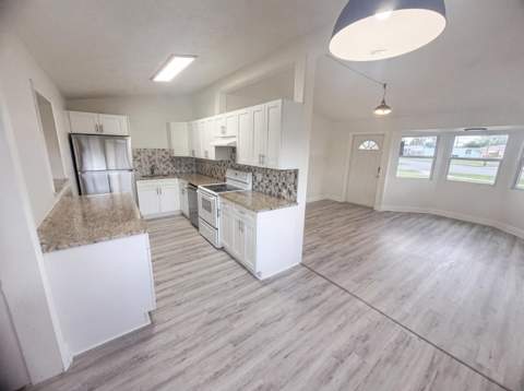 752 Orchid Drive, Royal Palm Beach FL - photo 10 of 29