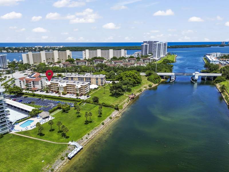 2 bedroom Condominium at 308 Golfview Road #101, Waterway Condo, North Palm Beach — photo 4