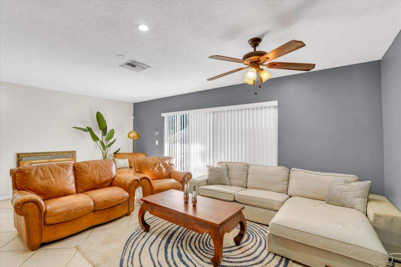 2 bedroom Townhouse at 7357 NW 34th Street #7357, Inverrary 32 Sec Three, Lauderhill — photo 2