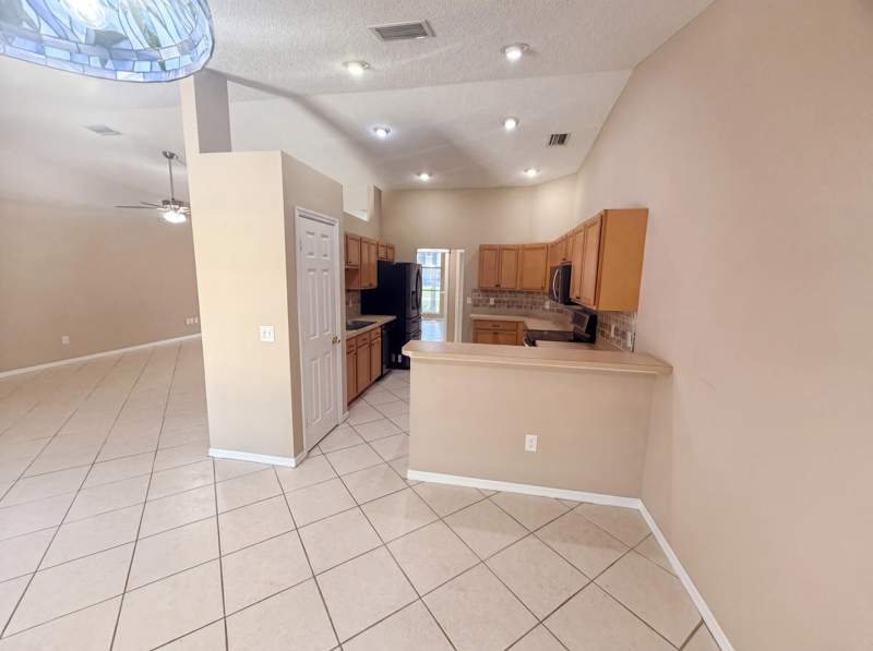 4 bedroom Single Family Residence at 3642 SW Sterricker Street, Port St Lucie Section 19, Port St. Lucie — photo 2