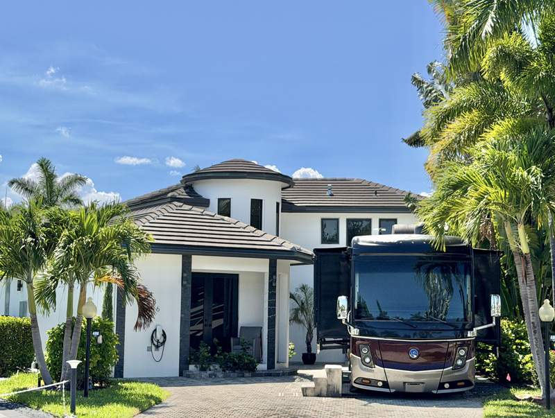 3 bedroom Single Family Residence at 486 S Cortez Drive Circle #486, Aztec Rv Resort, Margate — photo 2