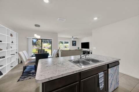 5312 Amusement Avenue, Fort Pierce FL - photo 8 of 48