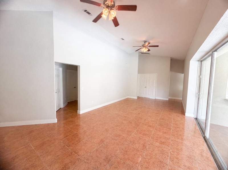 4 bedroom Single Family Residence at 711 SE Celtic Avenue, Port St Lucie Section 3, Port St. Lucie — photo 3